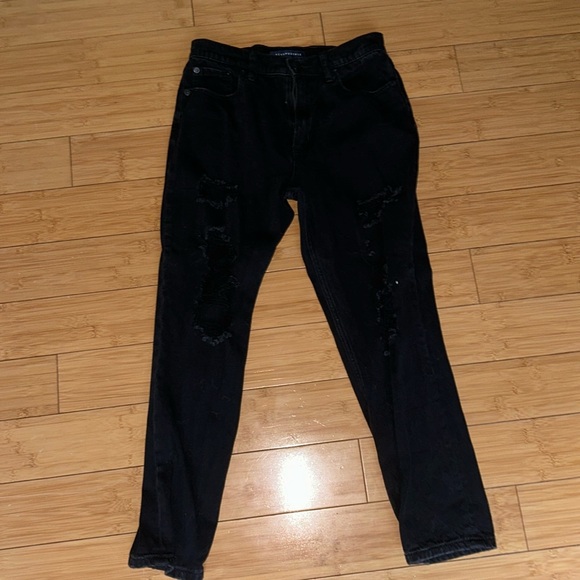 black Aeropostale mom jeans, size 4 women’s, runs a little small - Picture 1 of 4